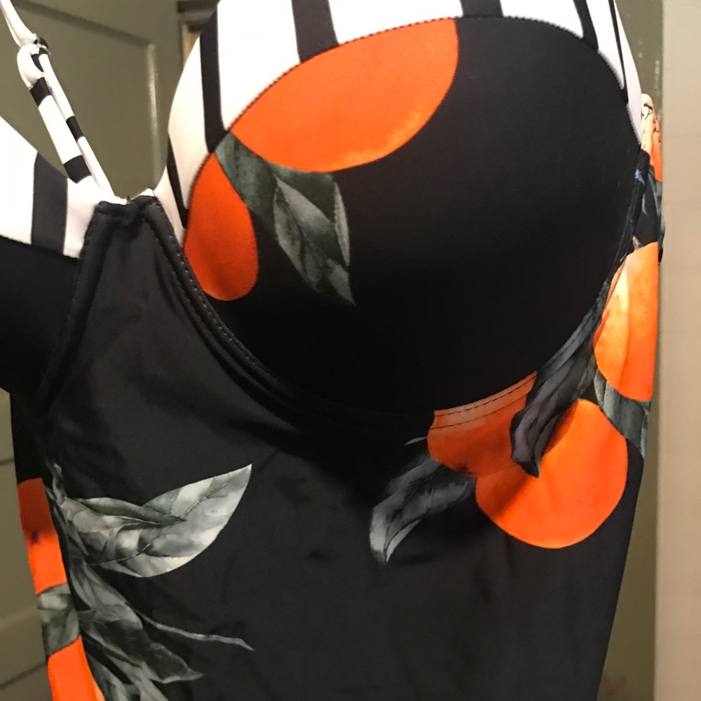 New Cupshe one piece swim suit. Original package - Picture 7 of 8